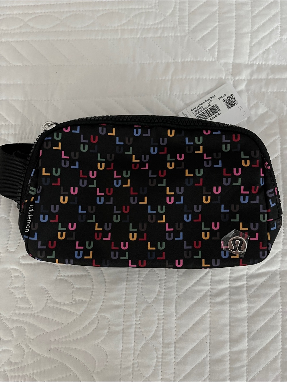 Lululemon Athletica: Black Belt Bag